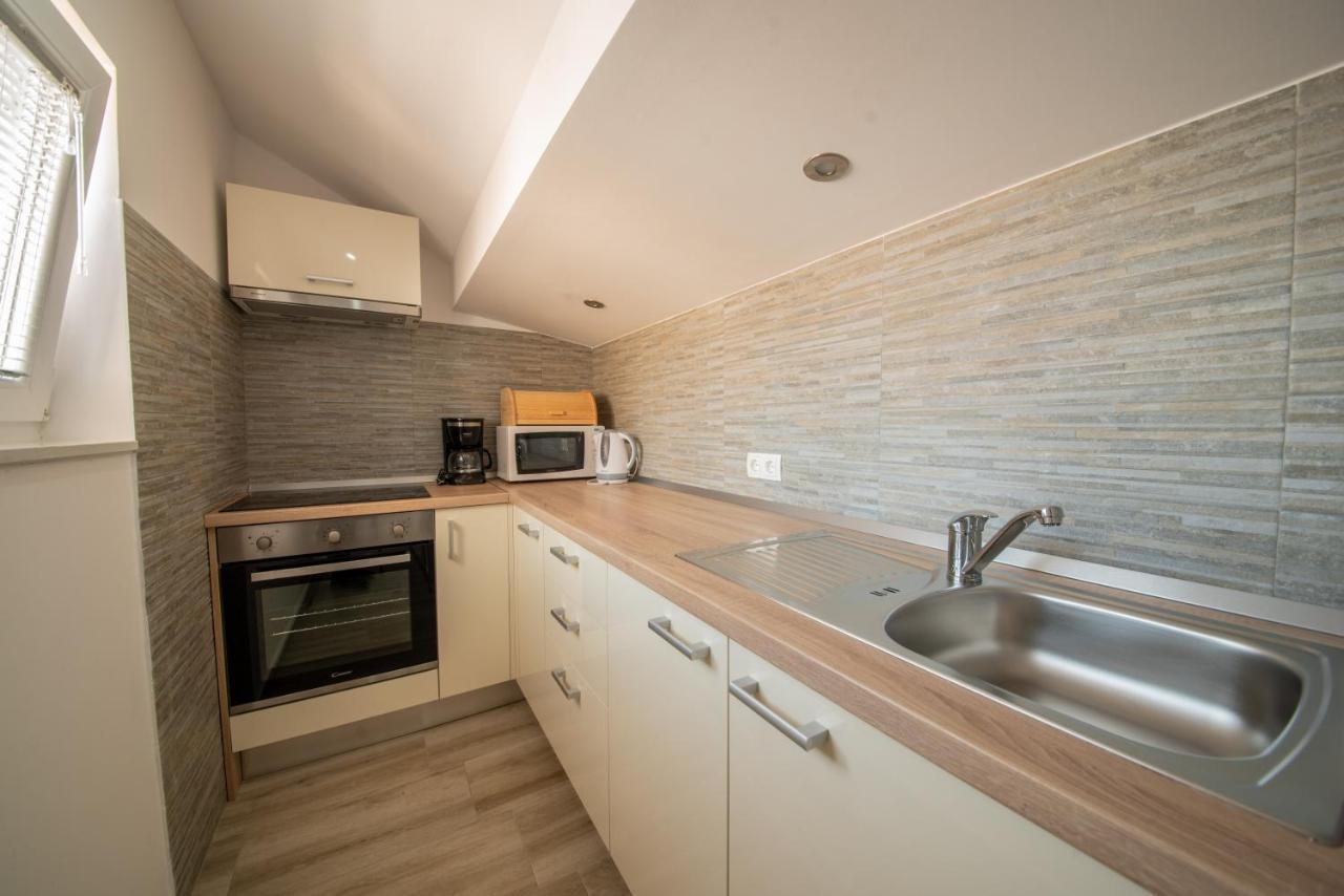 Apartman Eva Vrsi Exterior photo